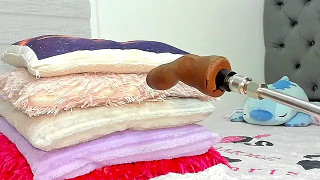 Elizabeth 18  online show from 02-05-26, 03:35