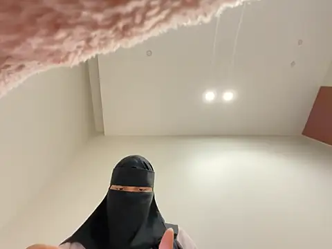 Submissive Arab online show from 04-23-26, 06:20