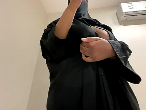 Submissive Arab online show from 11-16-25, 12:54