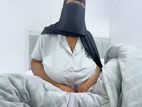 Submissive Arab online show from 02-07-25, 08:10