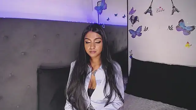 Delilah Blazee online show from 10-31-25, 05:15