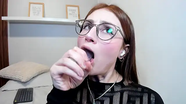LANA-JONNES online show from 05-19-26, 02:18