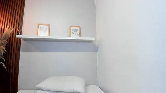 LANA-JONNES online show from 11-07-25, 09:52