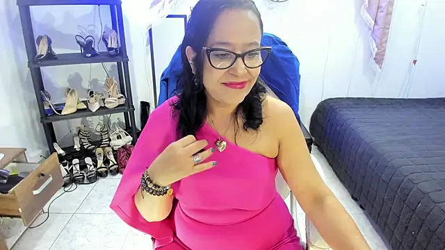 Chanel Doll  online show from 11-25-25, 10:04