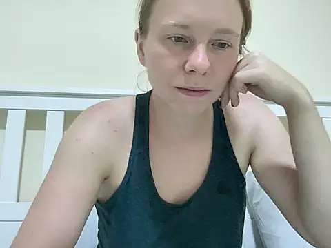 Snapshot of SweetLucy96 chatting on 11-06-25, 10:08 SweetLucy96 online show from 11-06-25, 10:08