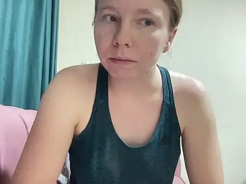 Snapshot of SweetLucy96 chatting on 11-03-25, 12:42 SweetLucy96 online show from 11-03-25, 12:42