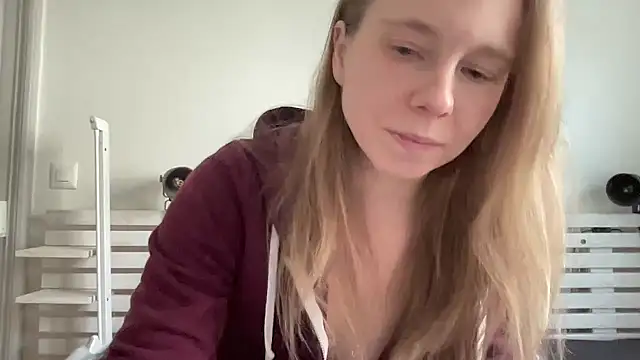 Snapshot of SweetLucy96 chatting on 12-24-24, 01:28 SweetLucy96 online show from 12-24-24, 01:28