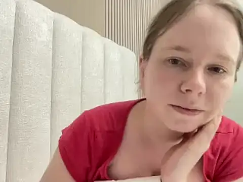 SweetLucy96 online show from 04-15-26, 02:32