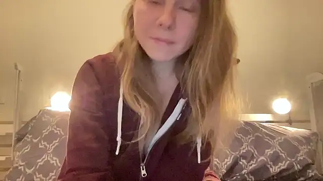 Snapshot of SweetLucy96 chatting on 12-19-24, 05:40 SweetLucy96 online show from 12-19-24, 05:40