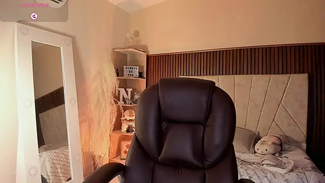  Niah  online show from 10-08-25, 08:09