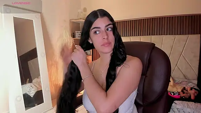  Niah  online show from 10-13-25, 08:43