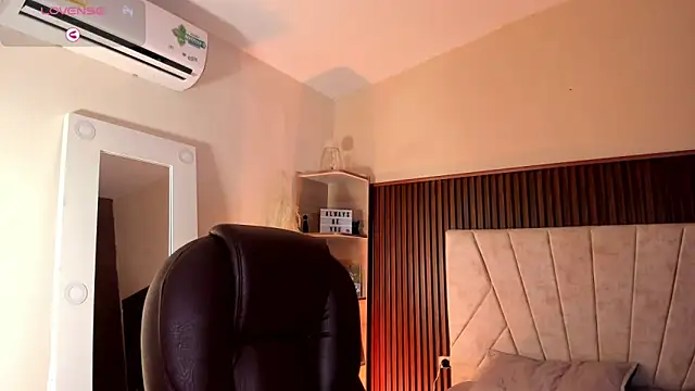  Niah  online show from 09-10-25, 07:57