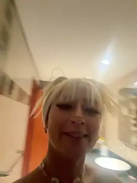 Mia-Bloom online show from 03-20-25, 09:48