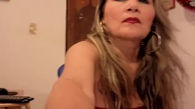 Snapshot of amandabakerx chatting on 06-24-26, 04:16 amandabakerx online show from 06-24-26, 04:16