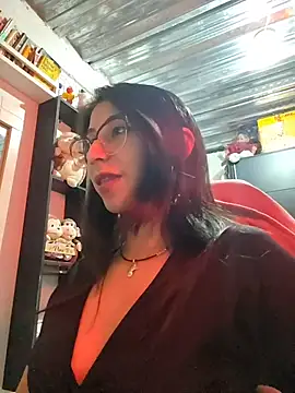 Snapshot of kateeen18 chatting on 12-15-25, 03:01 kateeen18 online show from 12-15-25, 03:01