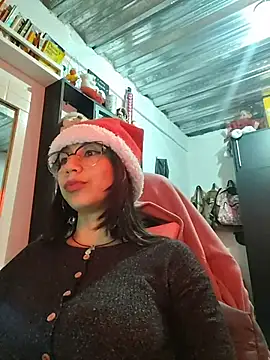 Snapshot of kateeen18 chatting on 12-19-25, 07:11 kateeen18 online show from 12-19-25, 07:11