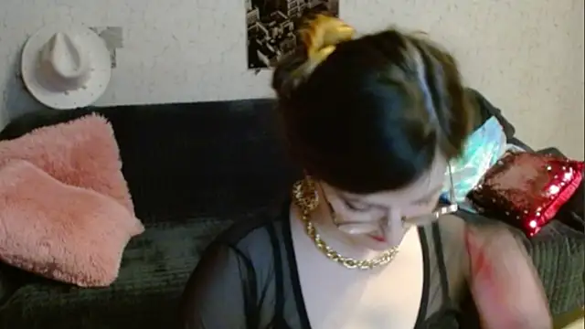 Arielsssplash online show from 12-17-25, 02:44