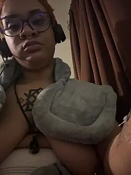nickytheehawtie online show from 04-19-26, 02:23