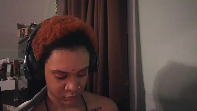 Snapshot of nickytheehawtie chatting on 02-15-26, 01:39 nickytheehawtie online show from 02-15-26, 01:39