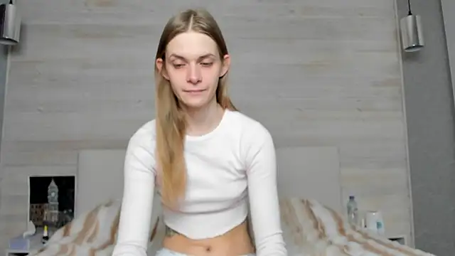 Snapshot of molly_hunt_ chatting on 02-28-25, 03:37 molly hunt online show from 02-28-25, 03:37