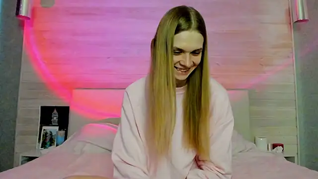 molly hunt  online show from 02-25-26, 03:40