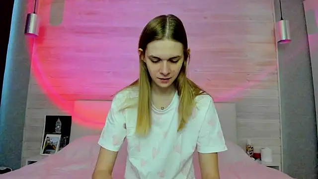 molly hunt  online show from 04-08-26, 03:52