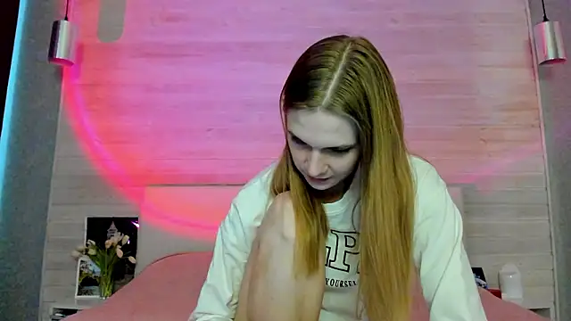 molly hunt  online show from 03-13-26, 03:33