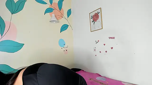 Snapshot of Alondra_zaaens chatting on 03-04-25, 06:50 Alondra zaaens online show from 03-04-25, 06:50