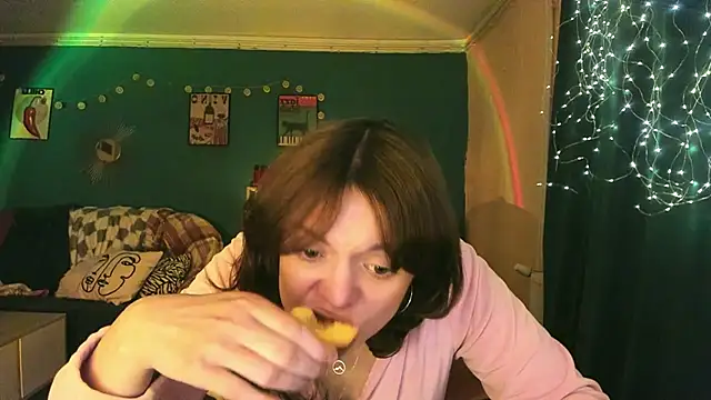 ClancyMorissey online show from 05-19-26, 06:04