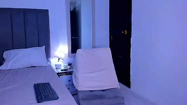 ethan brown  online show from 10-29-25, 03:27