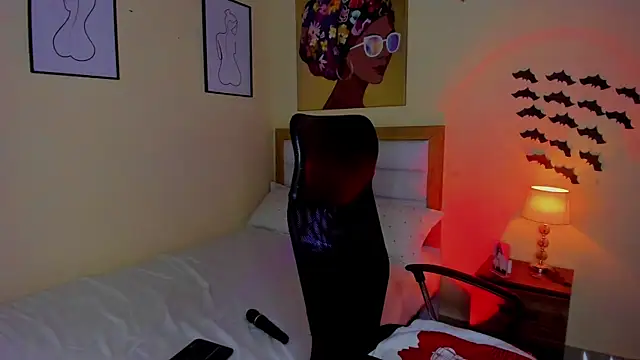 AitanaBrown  online show from 10-29-25, 10:20