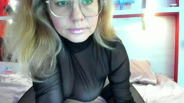 Snapshot of TeacherValery chatting on 06-10-26, 12:39 TeacherValery online show from 06-10-26, 12:39