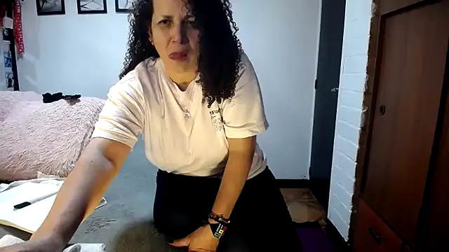 maturehoxx online show from 10-22-25, 12:21