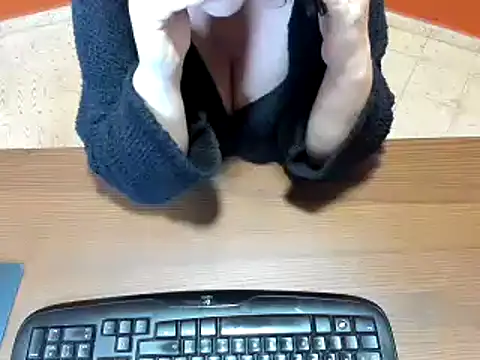 NikkiHolland online show from 01-29-25, 08:29