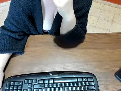 NikkiHolland online show from 02-28-25, 08:09