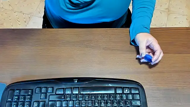 NikkiHolland online show from 10-30-25, 08:01