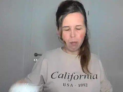 Snapshot of loveis007 chatting on 03-14-25, 08:17 loveis007 online show from 03-14-25, 08:17