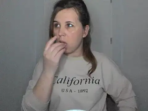 Snapshot of loveis007 chatting on 03-15-25, 08:21 loveis007 online show from 03-15-25, 08:21