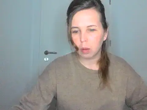 Snapshot of loveis007 chatting on 03-18-25, 09:32 loveis007 online show from 03-18-25, 09:32