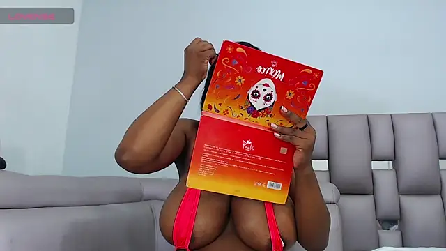 Snapshot of malorybrown chatting on 02-05-26, 01:18 malorybrown online show from 02-05-26, 01:18