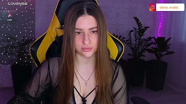 Snapshot of Elishka_ chatting on 02-15-25, 06:12 Elishka online show from 02-15-25, 06:12