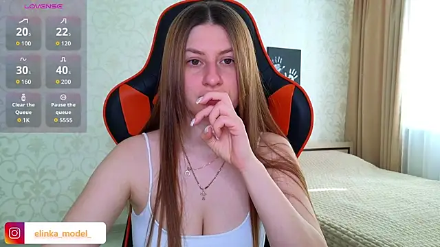 Snapshot of Elishka_ chatting on 06-20-26, 04:28 Elishka online show from 06-20-26, 04:28
