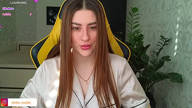 Snapshot of Elishka_ chatting on 03-21-25, 05:54 Elishka online show from 03-21-25, 05:54