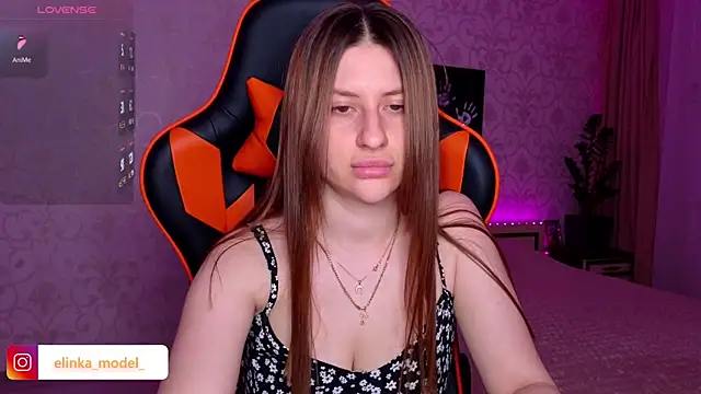 Snapshot of Elishka_ chatting on 07-17-26, 08:06 Elishka online show from 07-17-26, 08:06