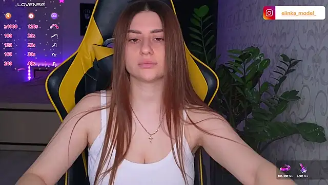Snapshot of Elishka_ chatting on 03-15-25, 03:27 Elishka online show from 03-15-25, 03:27