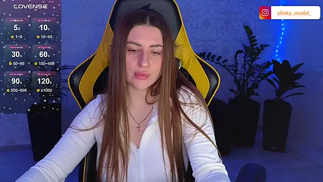 Snapshot of Elishka_ chatting on 02-26-25, 08:04 Elishka online show from 02-26-25, 08:04