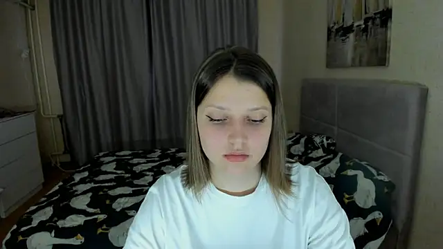 Snapshot of SoniNesti chatting on 09-18-25, 03:26 SoniNesti online show from 09-18-25, 03:26