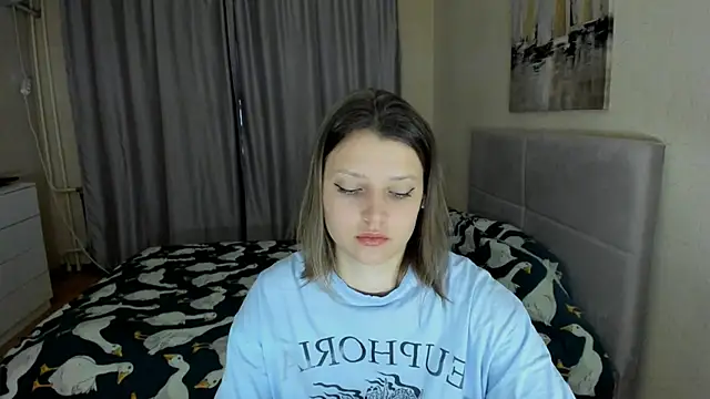 Snapshot of SoniNesti chatting on 09-20-25, 02:44 SoniNesti online show from 09-20-25, 02:44