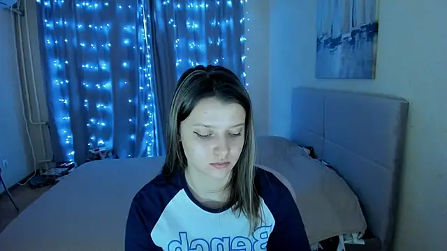 Snapshot of SoniNesti chatting on 02-05-25, 01:11 SoniNesti online show from 02-05-25, 01:11