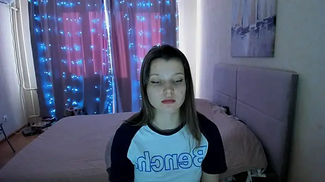 Snapshot of SoniNesti chatting on 02-05-25, 10:08 SoniNesti online show from 02-05-25, 10:08